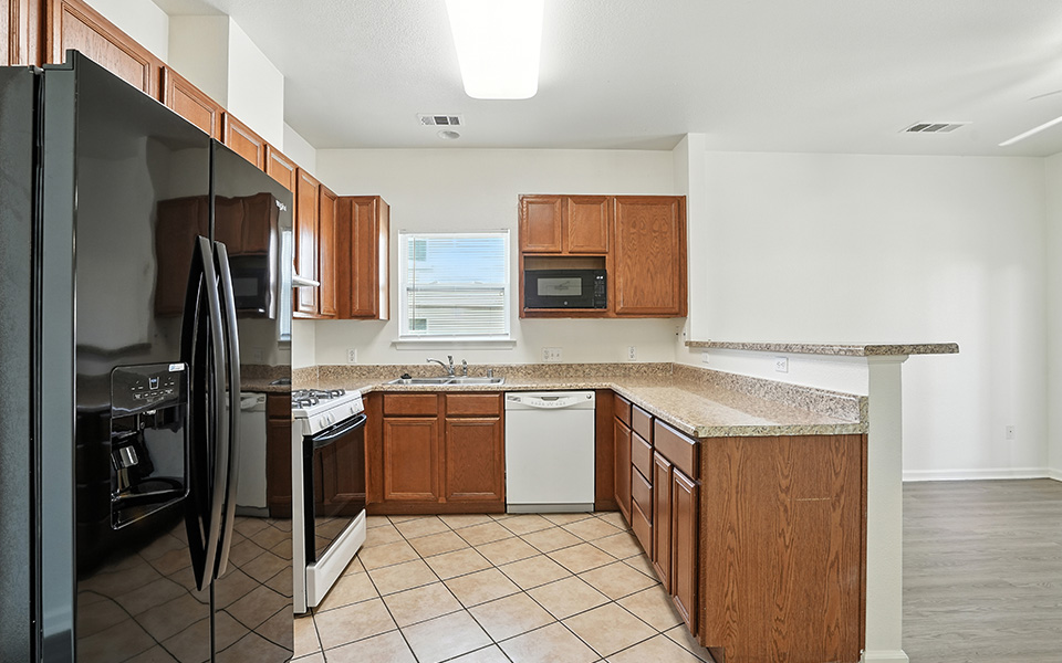 McCellan Corridor 1491 4x2.5 Kitchen